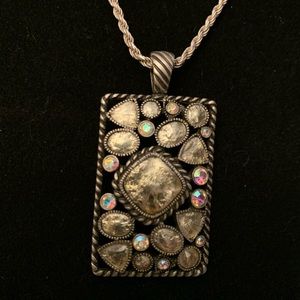 LIA SOPHIA SILVER SLIDE.